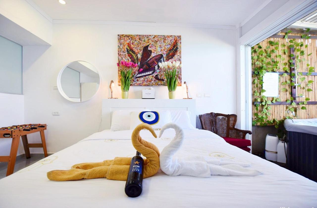 Magic On The Sea-Suites With A Private Jacuzzi And A Private Sea View Нетания Екстериор снимка