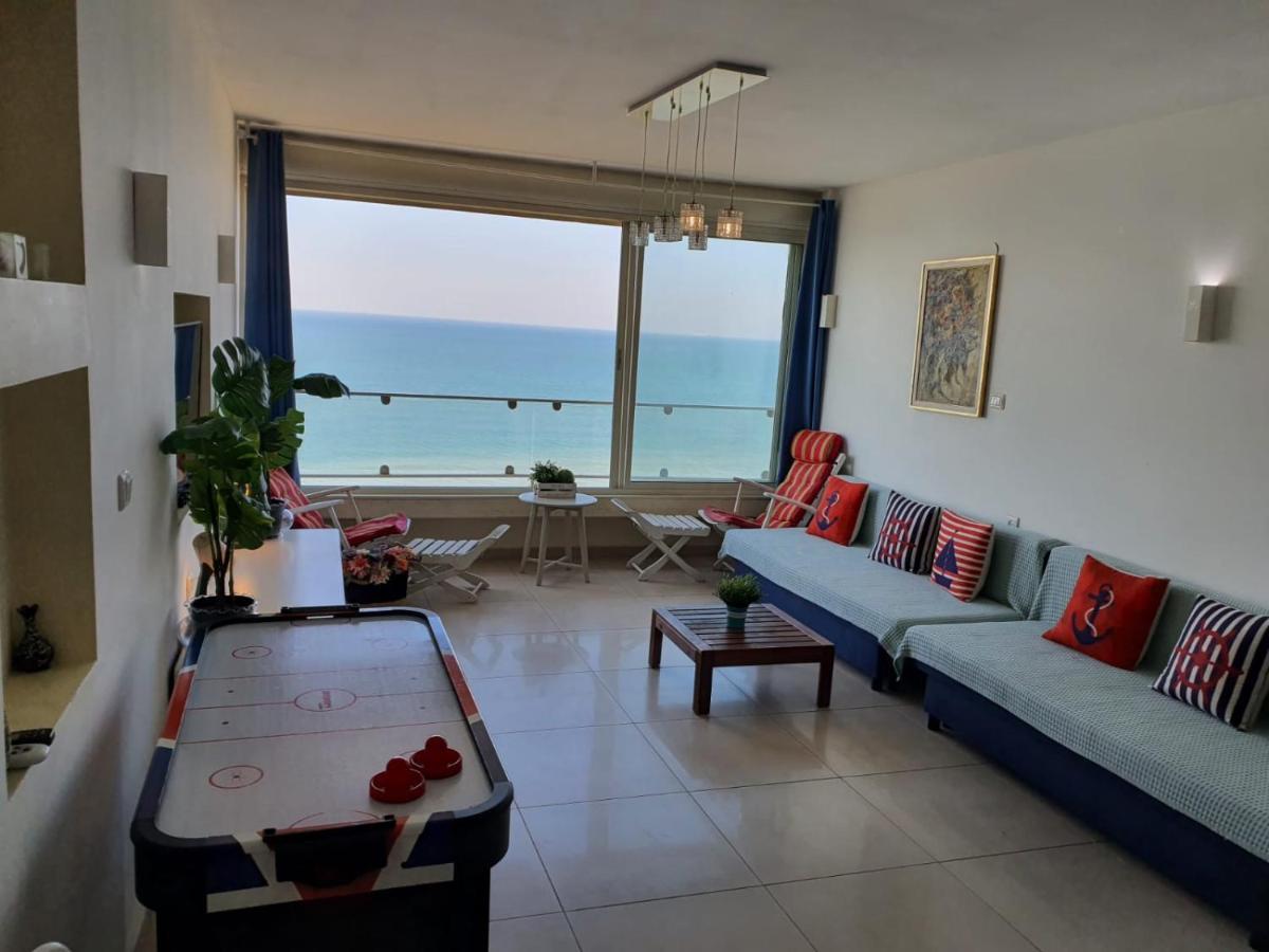Magic On The Sea-Suites With A Private Jacuzzi And A Private Sea View Нетания Екстериор снимка
