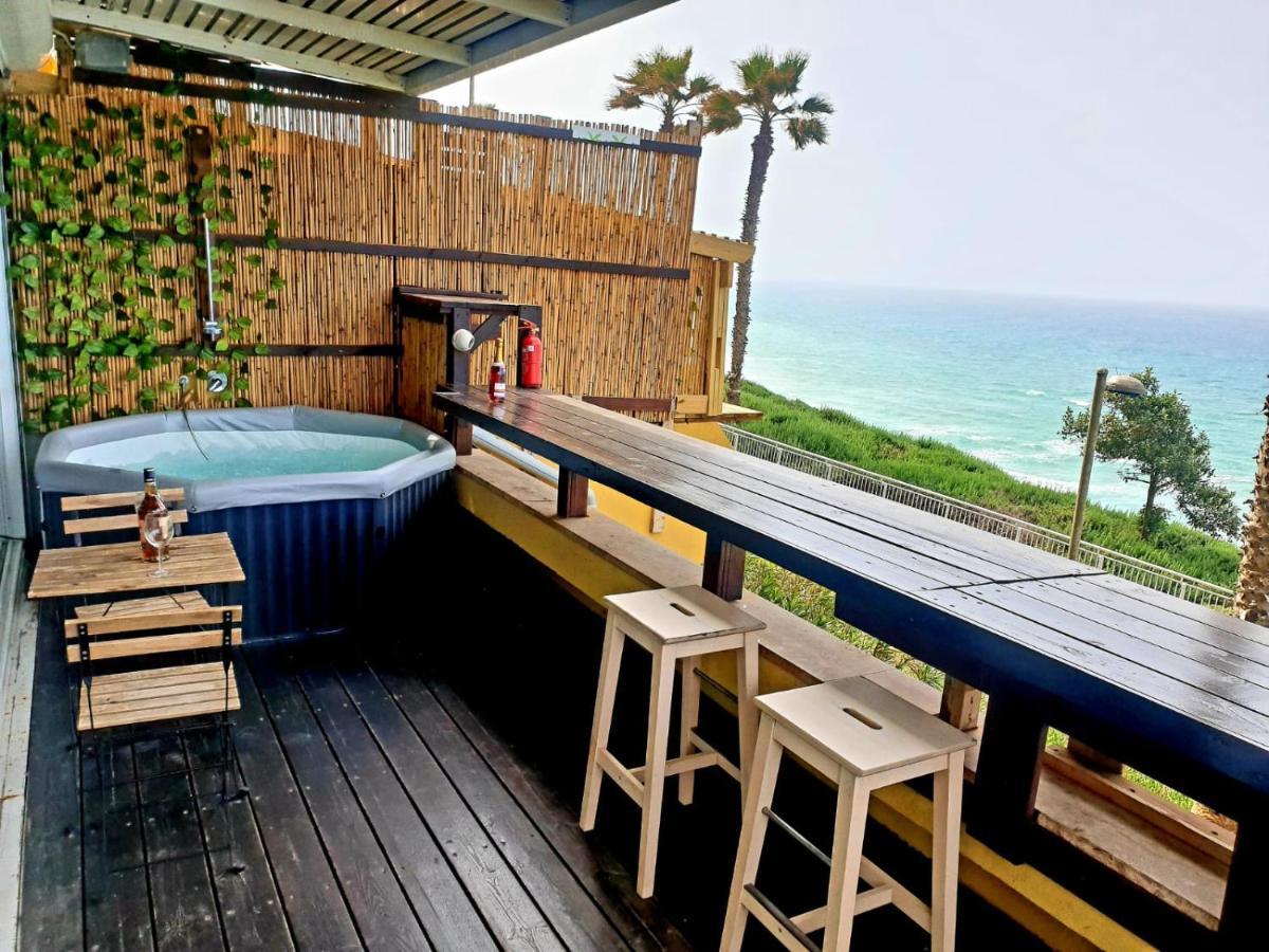 Magic On The Sea-Suites With A Private Jacuzzi And A Private Sea View Нетания Екстериор снимка