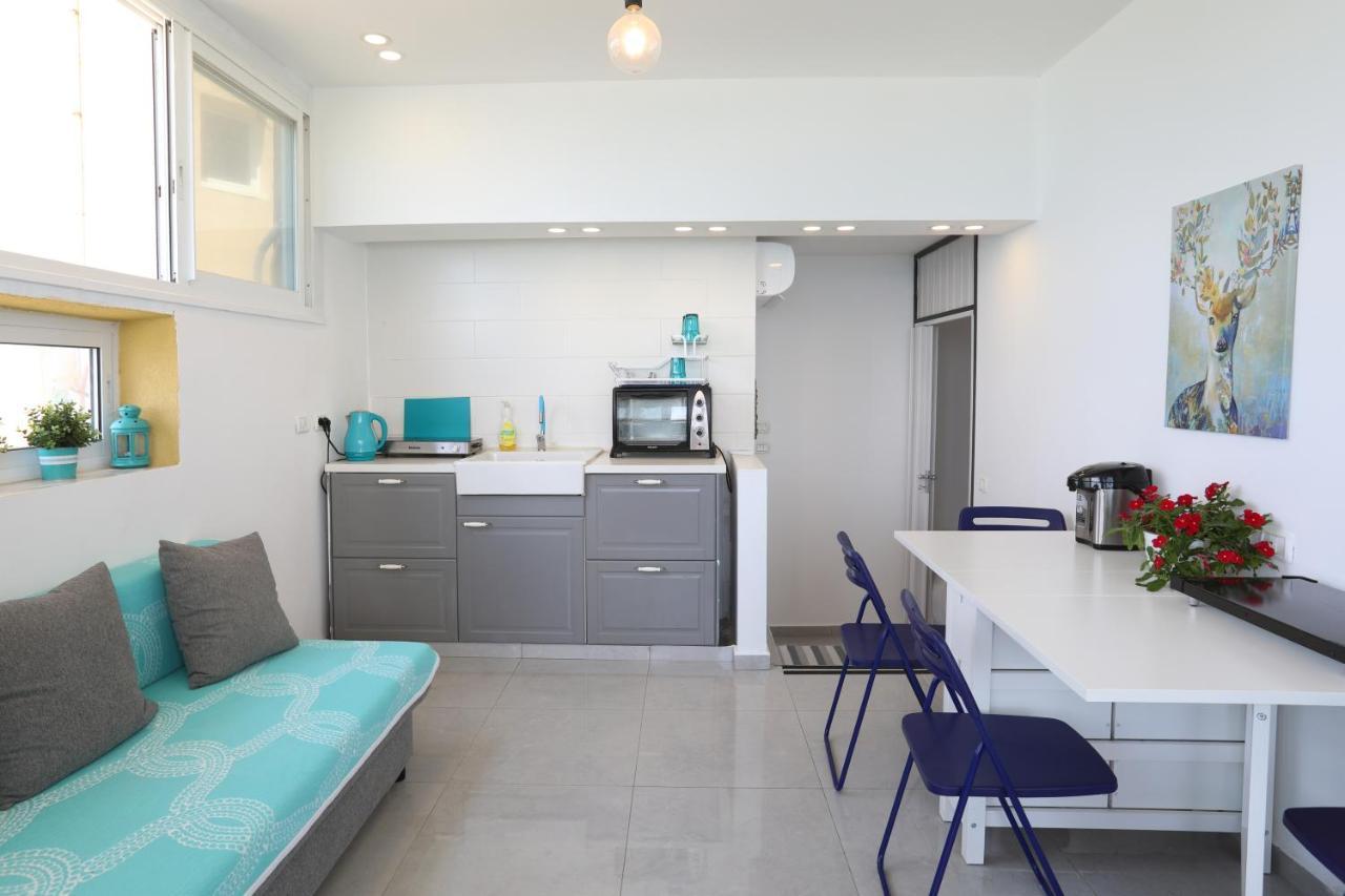 Magic On The Sea-Suites With A Private Jacuzzi And A Private Sea View Нетания Екстериор снимка