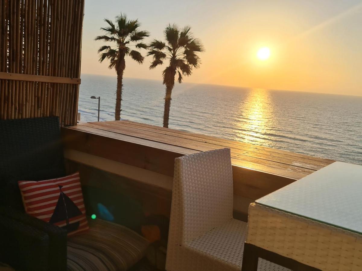 Magic On The Sea-Suites With A Private Jacuzzi And A Private Sea View Нетания Екстериор снимка