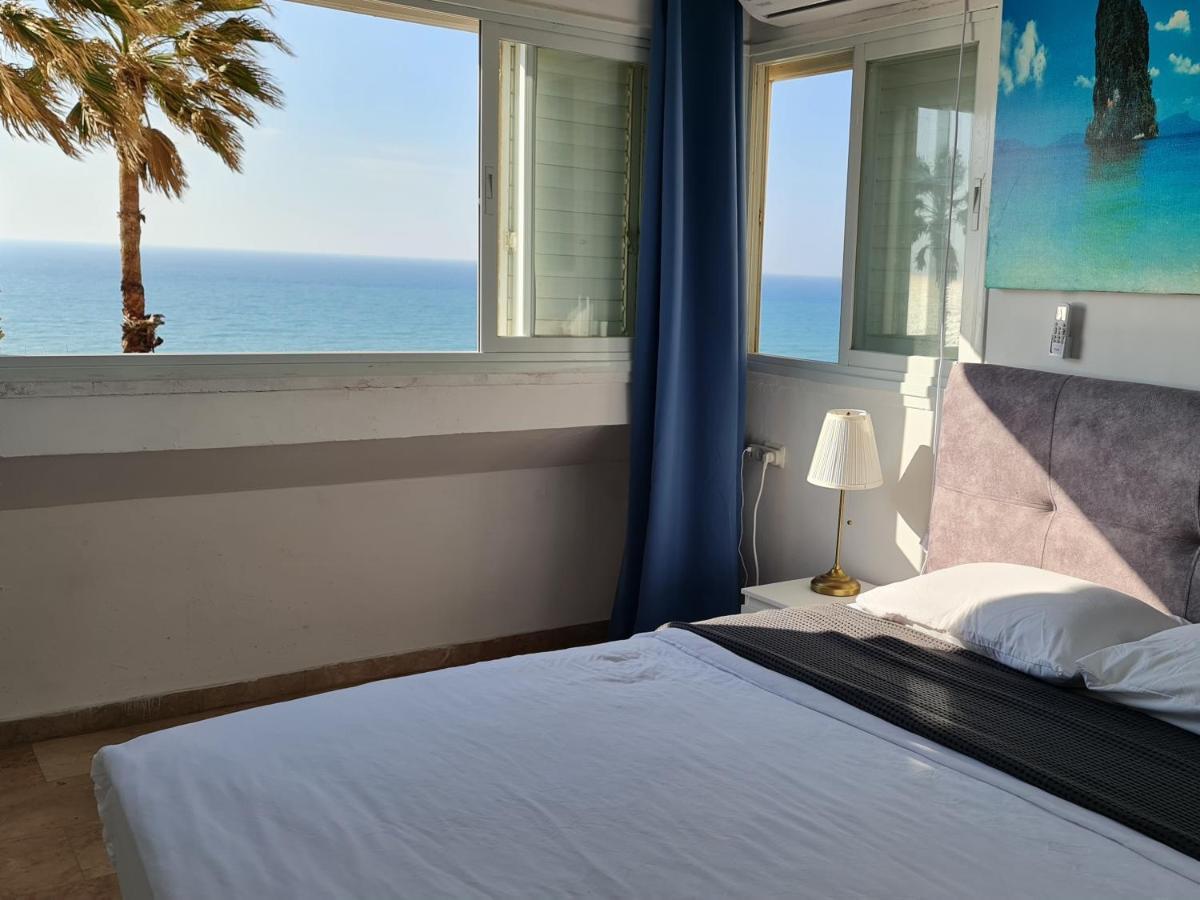 Magic On The Sea-Suites With A Private Jacuzzi And A Private Sea View Нетания Екстериор снимка