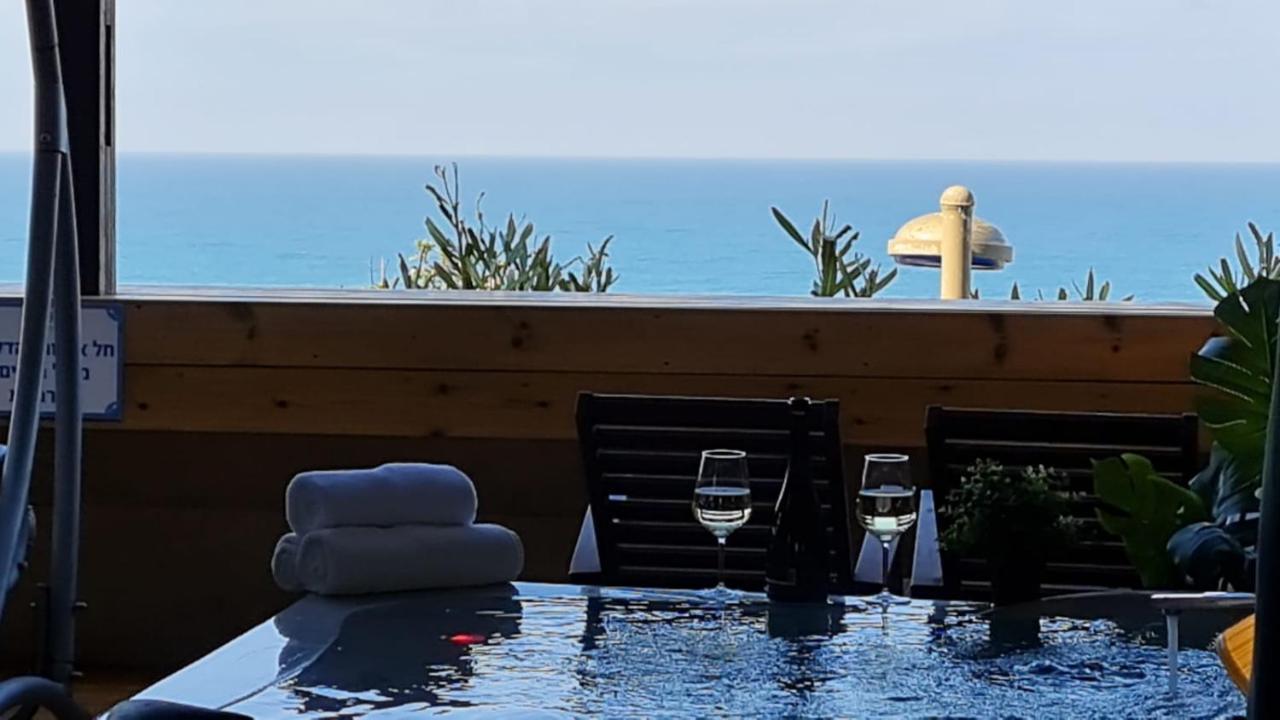 Magic On The Sea-Suites With A Private Jacuzzi And A Private Sea View Нетания Екстериор снимка