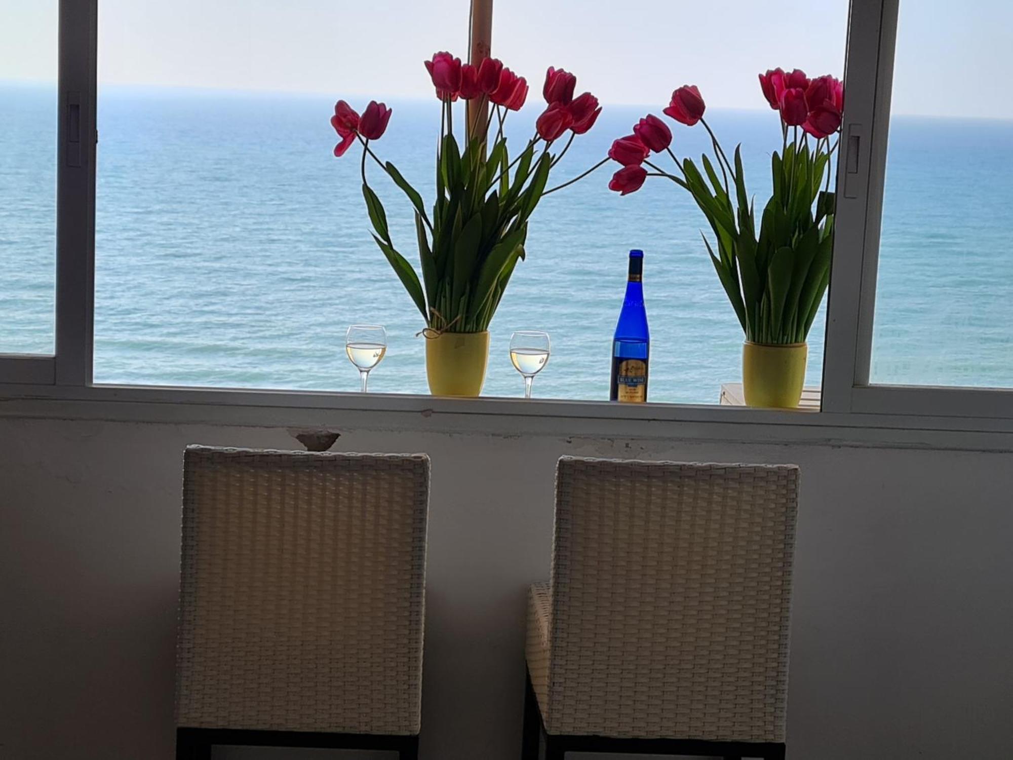 Magic On The Sea-Suites With A Private Jacuzzi And A Private Sea View Нетания Стая снимка